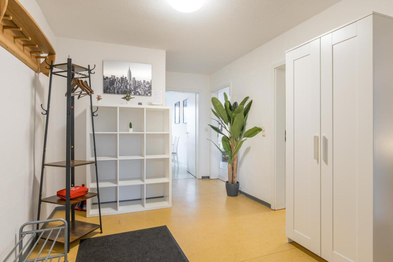 Einfach Aber Sehr Komfortabel - Wohnung Fuer 6 Personen - 2Xwc - Grupen, Messe, Monteure, Studenten - Voll Ausgestattet - 6 Betten 140X200Cm Hochwertig, 3 Smart-Tv 55 Zoll Netflix, 1000 Mbit Wlan, Voll Ausgestattete Kueche Duisburg Exteriör bild