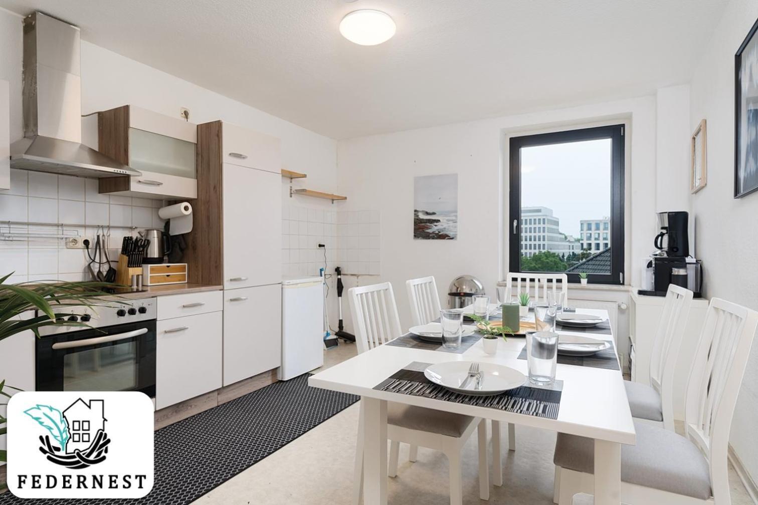 Einfach Aber Sehr Komfortabel - Wohnung Fuer 6 Personen - 2Xwc - Grupen, Messe, Monteure, Studenten - Voll Ausgestattet - 6 Betten 140X200Cm Hochwertig, 3 Smart-Tv 55 Zoll Netflix, 1000 Mbit Wlan, Voll Ausgestattete Kueche Duisburg Exteriör bild